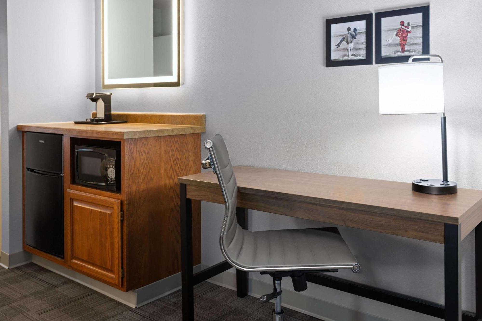 Americinn By Wyndham Iron Mountain Buitenkant foto