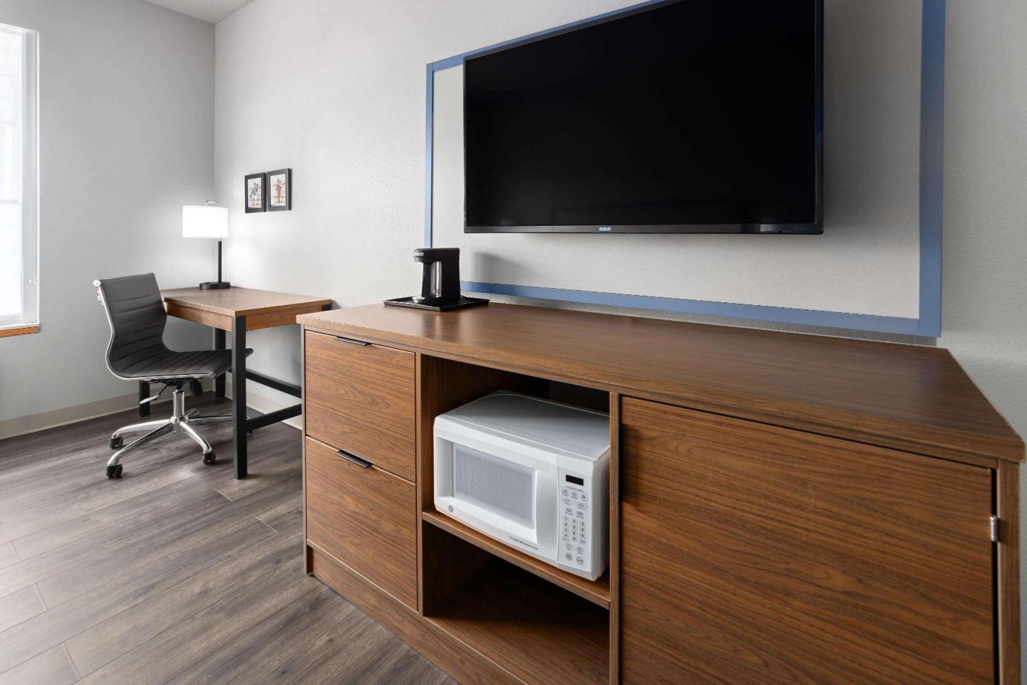 Americinn By Wyndham Iron Mountain Buitenkant foto