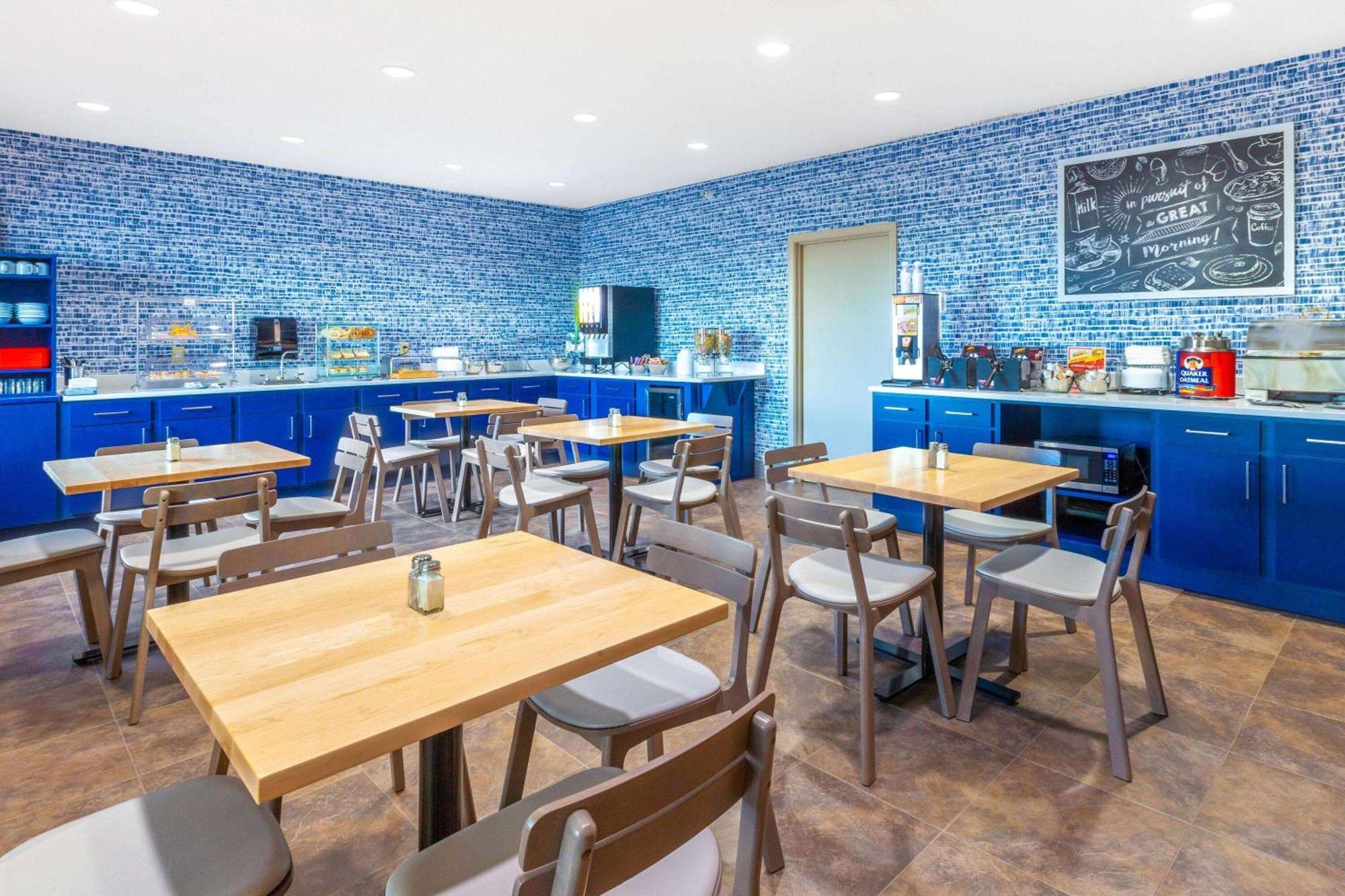 Americinn By Wyndham Iron Mountain Buitenkant foto