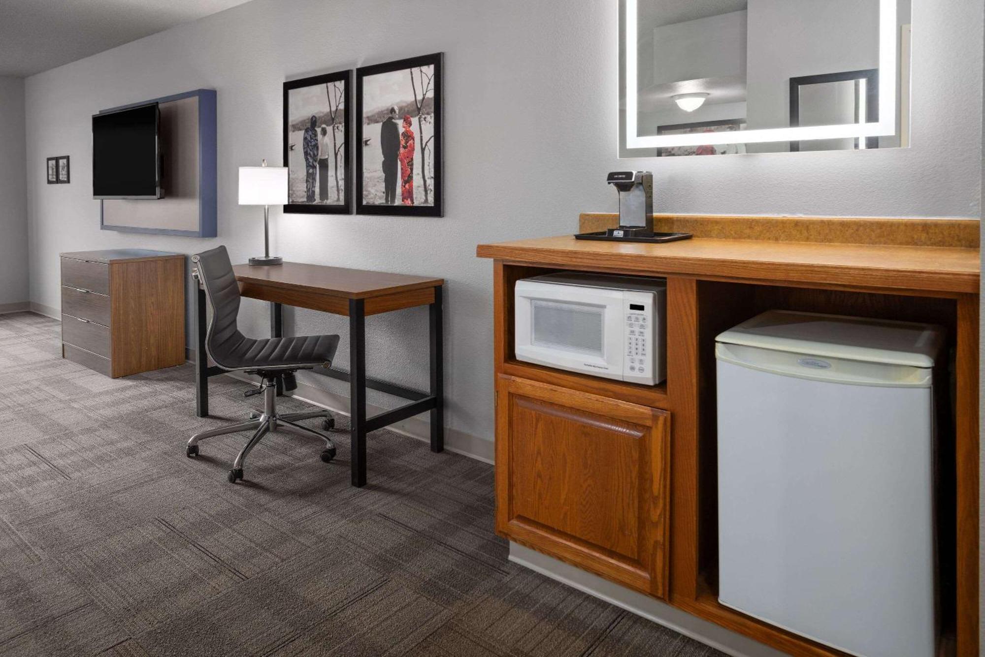 Americinn By Wyndham Iron Mountain Buitenkant foto