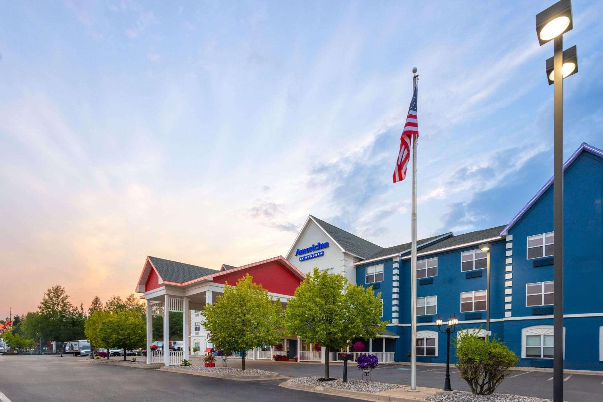 Americinn By Wyndham Iron Mountain Buitenkant foto