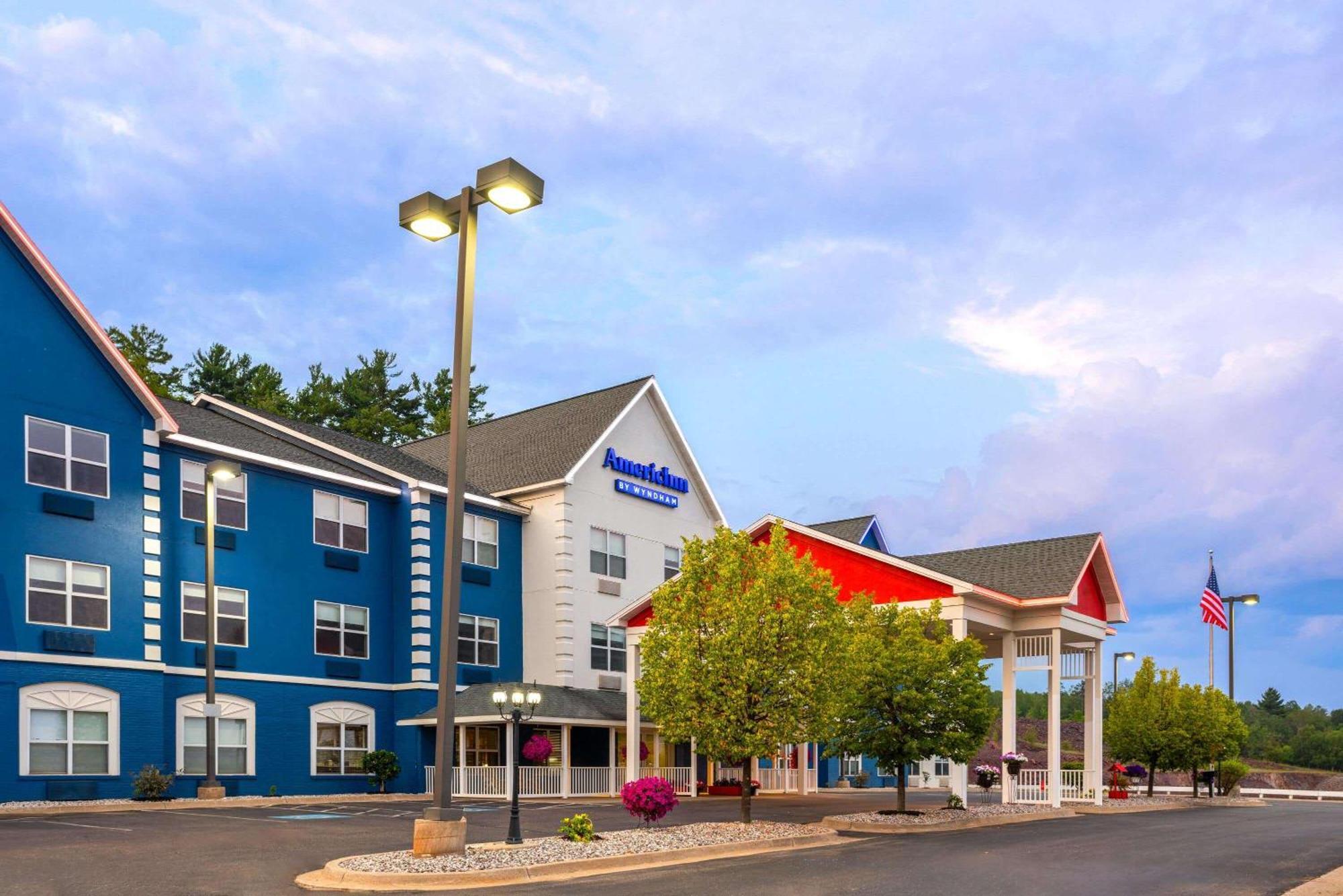 Americinn By Wyndham Iron Mountain Buitenkant foto