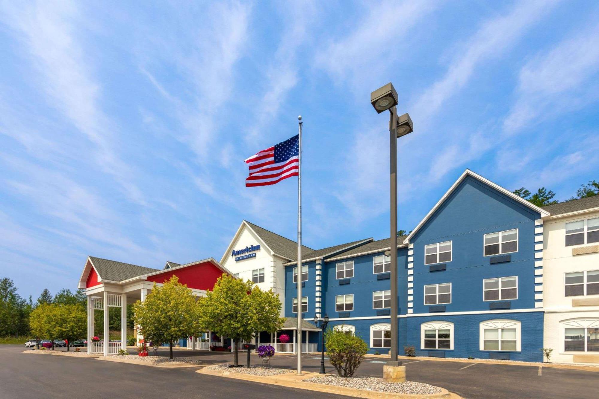 Americinn By Wyndham Iron Mountain Buitenkant foto